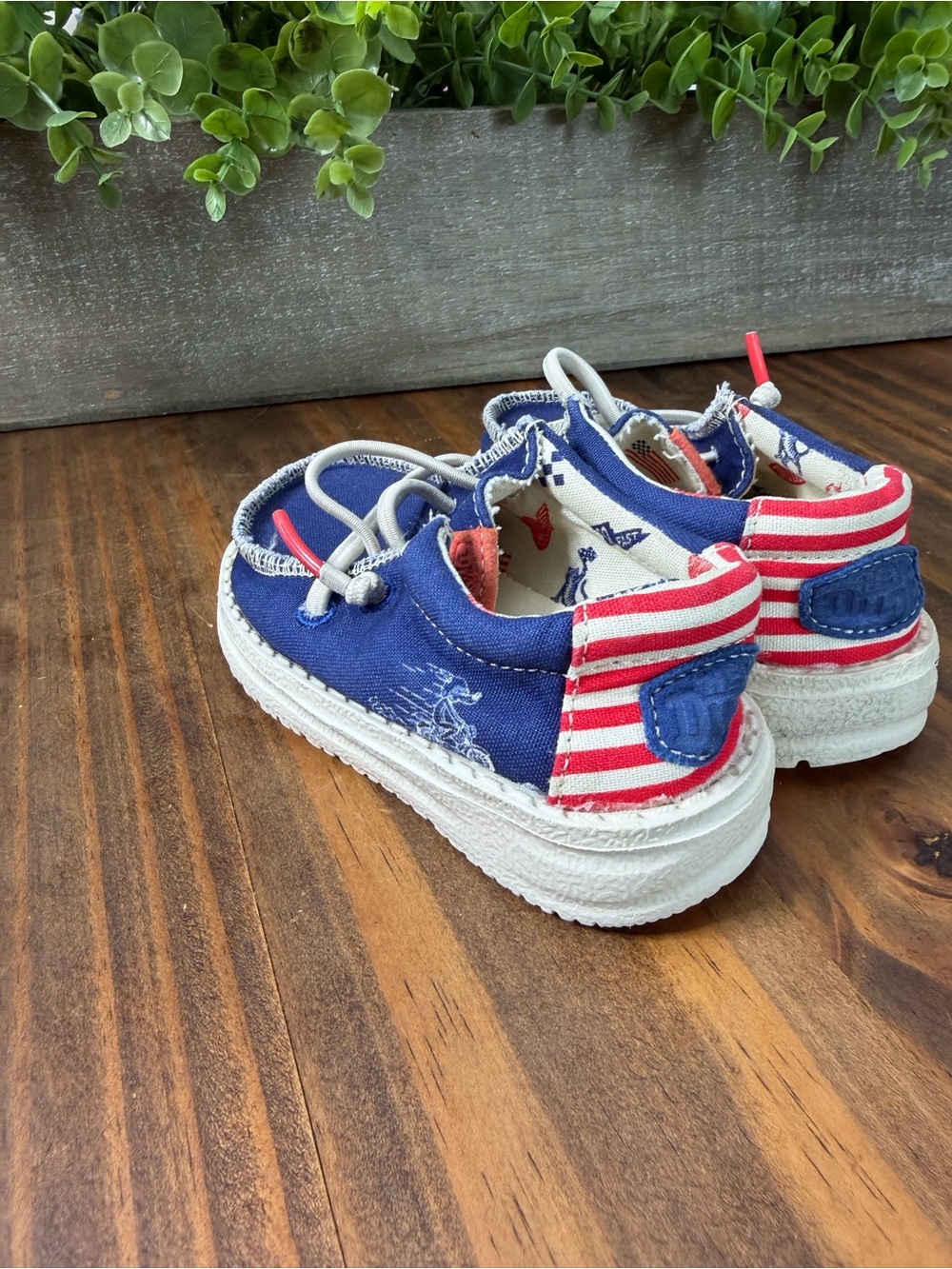 Hey Dude Toddler Shoes size 5C